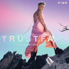 Découvrez le TRUSTFALL Tour Deluxe P NK - Une expérience inoubliable